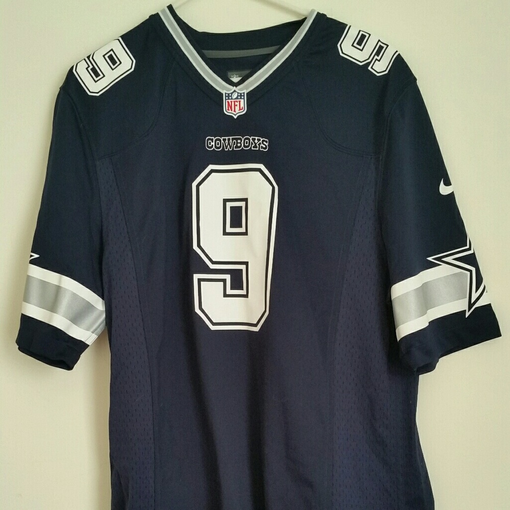 SOLD.        Medium Nike Jersey